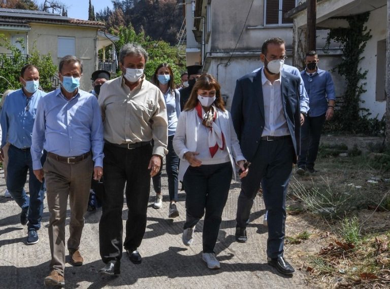 Με την Πρόεδρο της Δημοκρατίας Κατερίνα Σακελλαροπούλου στις πυρόπληκτες περιοχές της Ηλείας ο Περιφερειάρχης Νεκτάριος Φαρμάκης