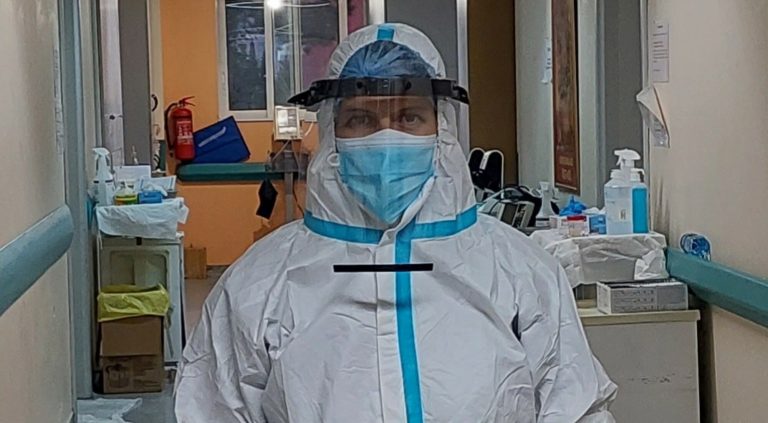 «Εδώ Γεννηματάς… Μόλις έβγαλα τη στολή… Φοβάμαι μαμά»: Το μήνυμα μιας νοσηλεύτριας