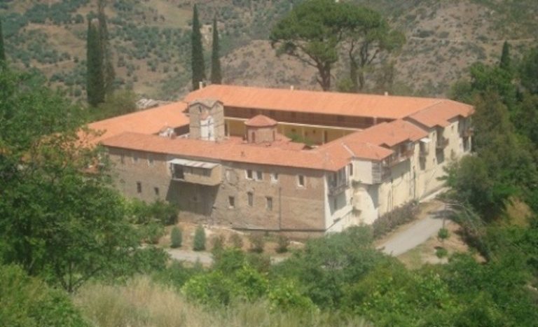 Η φημισμένη ροδοζάχαρη της Ιεράς Μονής Ταξιαρχών και πάλι κοντά μας