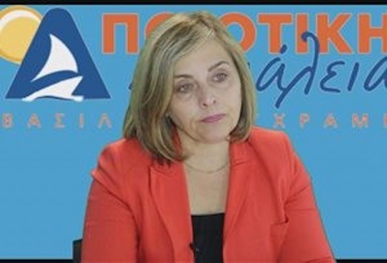 Ψυχράμη: «Το γιοφύρι της Άρτας», η πλατεία Αγίας Λαύρας στο ιστορικό κέντρο της πόλης του Αιγίου