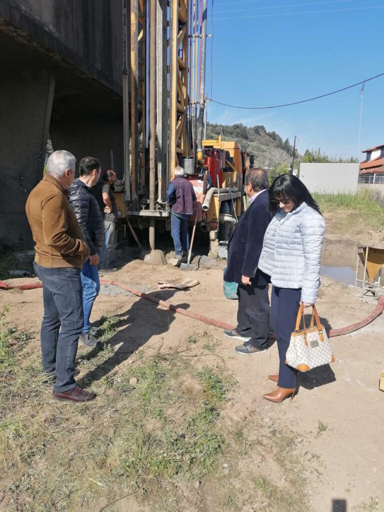 Yλοποίηση γεώτρησης για την ομαλή και ποιοτική υδροδότηση του οικισμού Μυρτιά