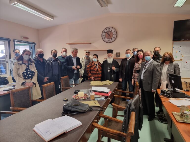 Πνευματική επικοινωνία Ιερωνύμου με τους μαθητές του 2ου Λυκείου Αιγίου