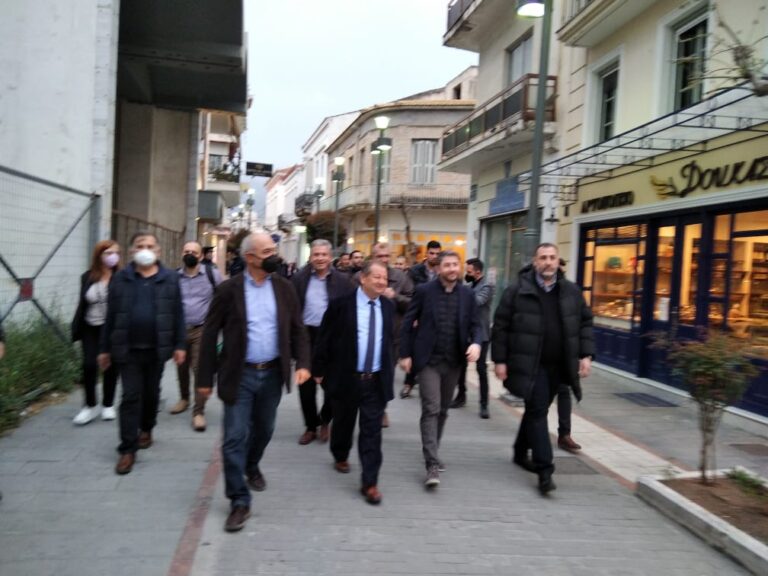 Ανδρουλάκης από το Αίγιο: «Προτεραιότητα του ΚΙΝΑΛ η στήριξη της Τοπικής Αυτοδιοίκησης»