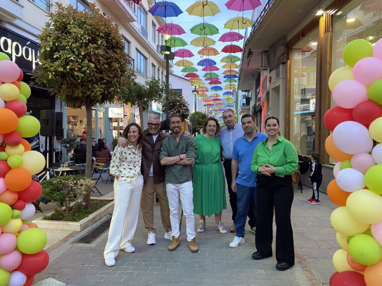 Πάρτι χαράς και αισιοδοξίας στον πεζόδρομο της Ανδρέου Λόντου στο Αίγιο