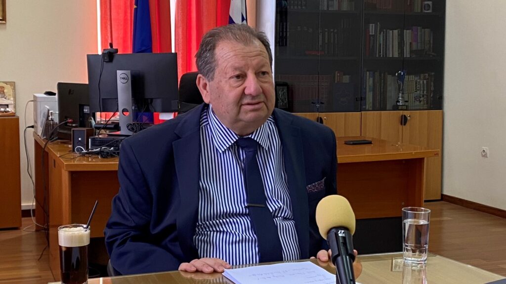 Σε πέντε βασικούς άξονες και σε ζητήματα της καθημερινότητας η συνέντευξη Καλογερόπουλου