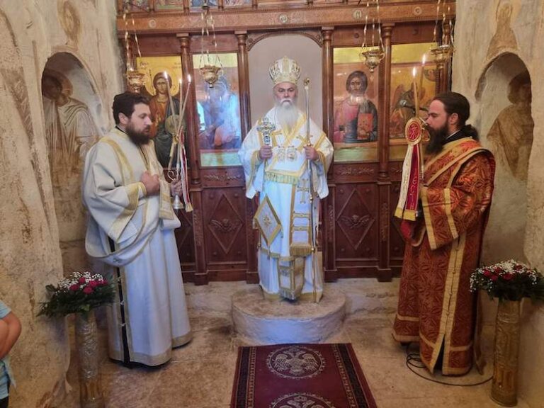 Σε κλίμα κατάνυξης το ετήσιο ευλάβικο προσκύνημα στο Παλαιομονάστηρο του Οσίου Λεοντίου