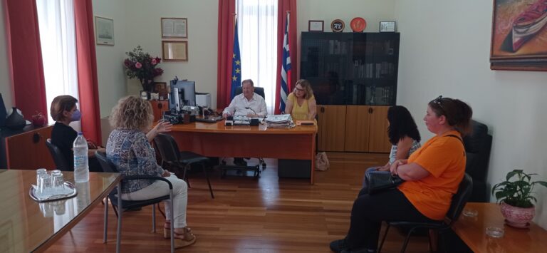Θετικά βλέπει την επέκταση ωραρίου στις σχολικές καθαρίστριες η Δημοτική Αρχή Αιγιαλείας