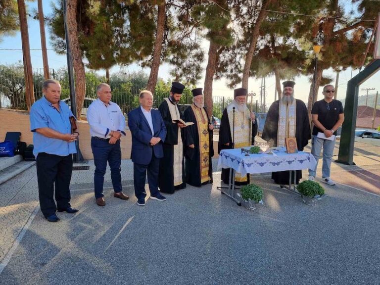 Περιοδεία Καλογερόπουλου σε σχολικές μονάδες – Γεμάτη ευχές η πρώτη μέρα του νέου σχολικού έτους –