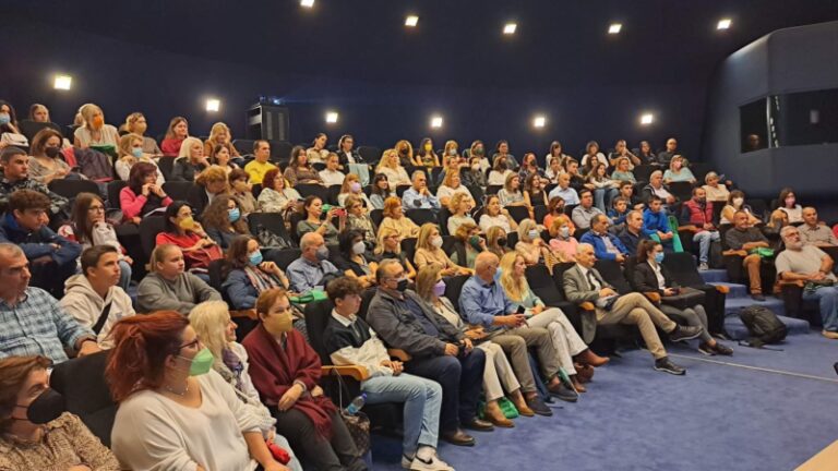 Αποτελέσματα και εμπειρίες από τη συμμετοχή εκπαιδευτικών και μαθητών στο εκπαιδευτικό πρόγραμμα Erasmus+