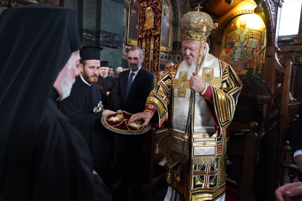 Αιγιώτες στην εορτή των 100 χρόνων της Αρχιεπισκοπής Θυατείρων και Μ. Βρετανίας
