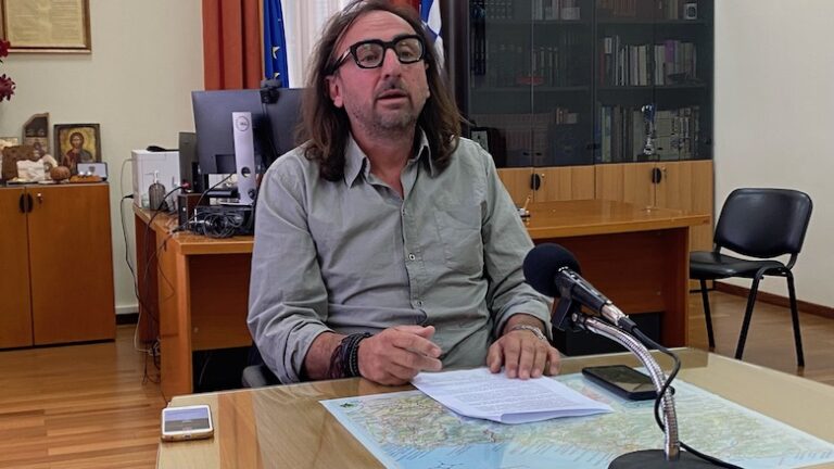 Φραγκονικολόπουλος: “Από τους πρώτους δήμους σε υιοθεσίες αδέσποτων ο Δήμος Αιγιαλείας”
