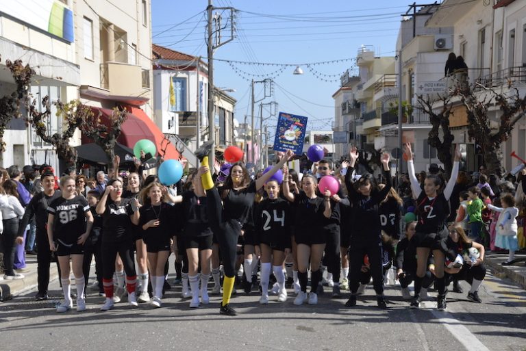 Παιδικό Καρναβάλι Αιγιάλειας: 2500 μικροί καρναβαλιστές σκόρπισαν κέφι, ζωντάνια και χαρά
