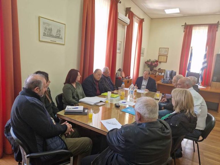 Συνάντηση εργασίας Δημάρχου Αιγιαλείας με τους προϊσταμένους των Διευθύνσεων και των Αυτοτελών Τμημάτων του Δήμου 