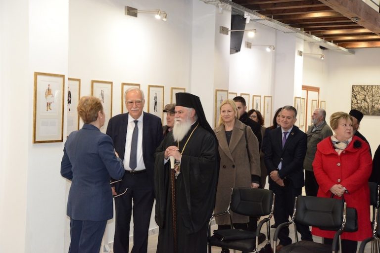 Εγκαινιάστηκε στα Καλάβρυτα η έκθεση για την Ευζωνική Στολή