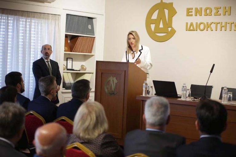 Περιοδικά: “Ο ισχυρός πόλος της ενημέρωσης”