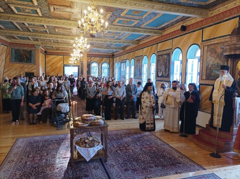 Σε κλίμα κατάνυξης η Ιερά Παράκληση για τους διαγωνιζόμενους μαθητές της Αιγιάλειας