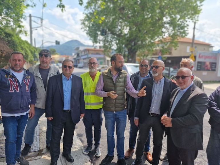 Επίσκεψη Φαρμάκη σε έργα οδοποιίας στην Αιγιάλεια