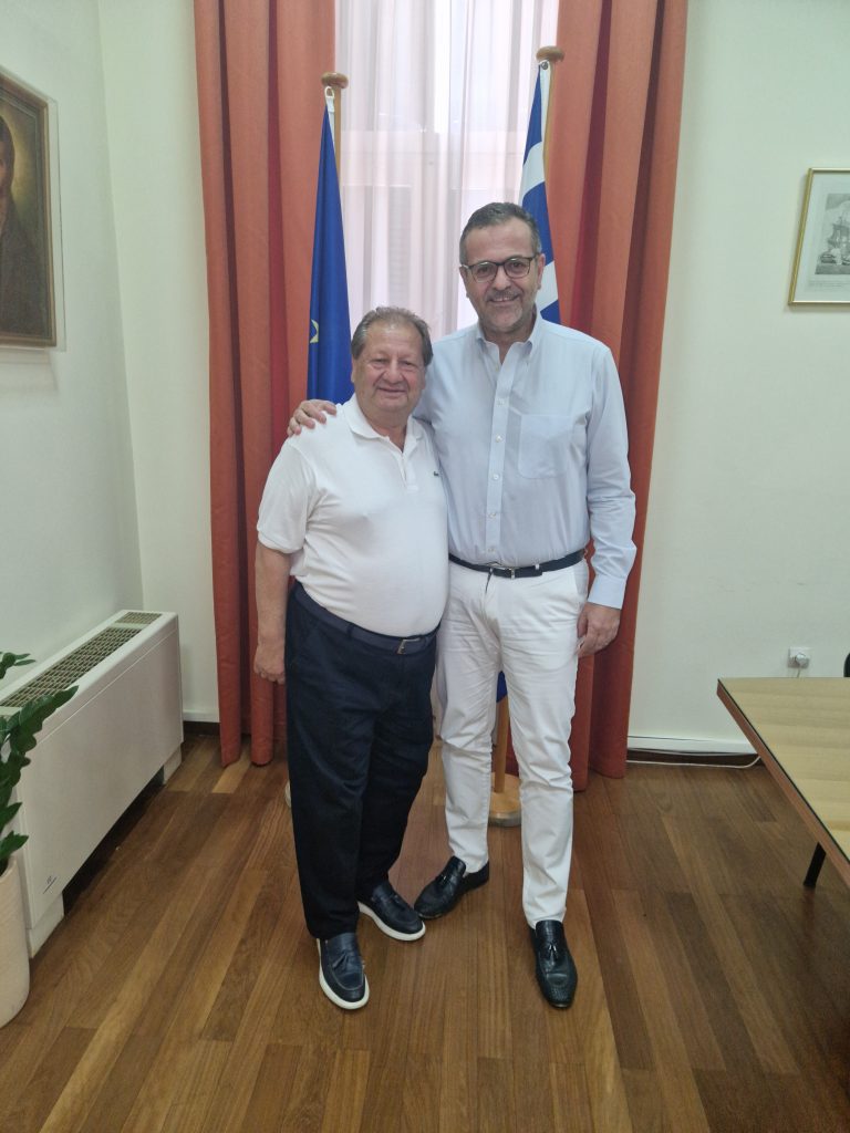 Ο Πρόεδρος του Ιατρικού Συλλόγου Αιγίου Γιώργος Αγγελόπουλος, υποψήφιος με τον Δημήτρη Καλογερόπουλο