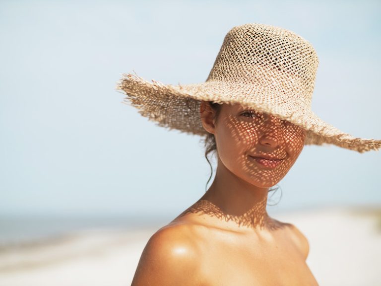 Φωτογήρανση: Οι συνέπειές της στο δέρμα και antiaging tips