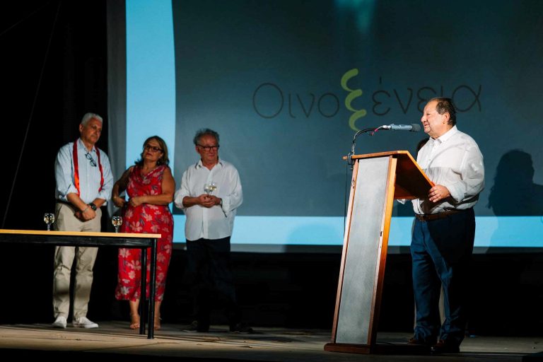 Δήμαρχος Αιγιαλείας: «Γεμάτα ξεχωριστές εμπειρίες τα φετινά Οινοξένεια – Ας απολαύσουμε το ταξίδι»