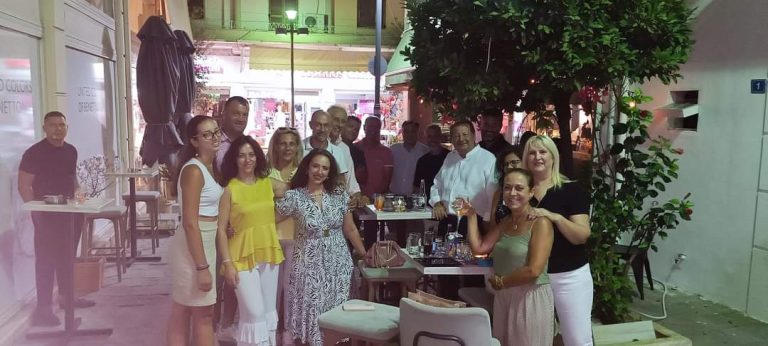 Συνάντηση Δημάρχου με υποψήφιους τοπικούς συμβούλους στον πεζόδρομο της οδού Πετμεζά
