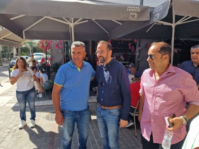 Περιοδεία Νεκτάριου Φαρμάκη στην αγορά του Αιγίου