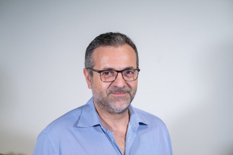 Γιώργος Ν. Αγγελόπουλος: “Ποιος ξέρει και μπορεί καλύτερα από τον Καλογερόπουλο;”