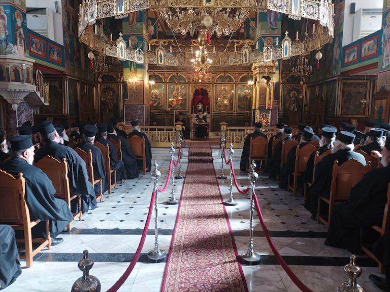 Ιερατική Σύναξη παρουσία Ιερωνύμου – Η Εκκλησία οφείλει να προσεγγίσει τους νέους