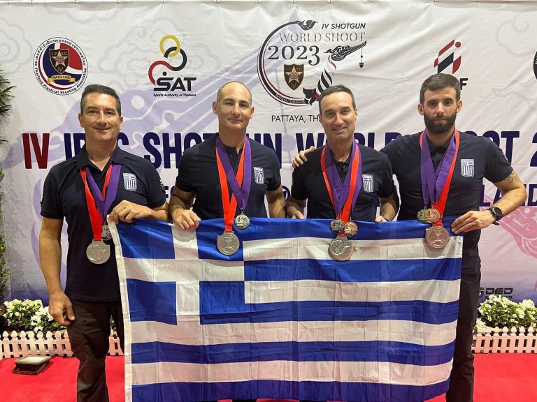 Ασημένιοι Παγκόσμιοι πρωταθλητές οι Χατζηγιάννης,Τοπαλίδης,Φιλίππου και Κάρμαν