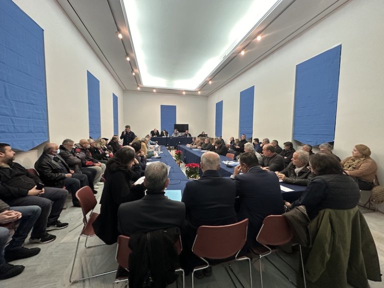Συνεδριάζει τη Δευτέρα 22/4 το Δημοτικό Συμβούλιο Αιγιάλειας