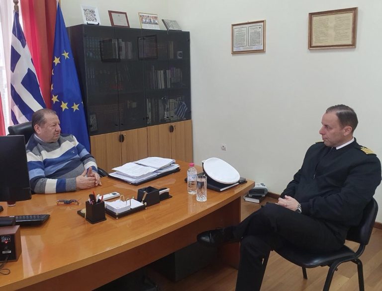 Η ανάπτυξη της παραλιακής ζώνης του Αιγίου, στη συνάντηση Δημάρχου Αιγιαλείας με τον Κεντρικό Λιμενάρχη Πατρών