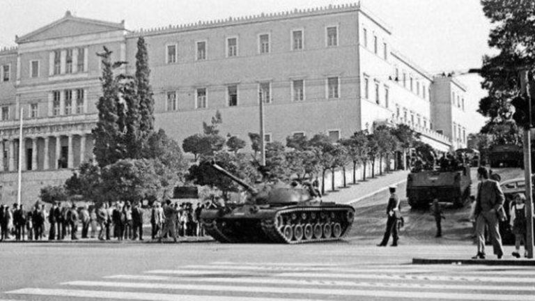 Κώστας Βελαώρας: “Οι πολλές “εικοστές πρώτες” της Ιστορίας”