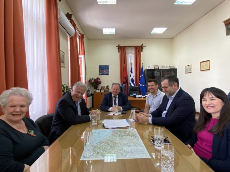 Συμφωνητικό συνεργασίας μεταξύ Δήμου Αιγιαλείας και οργανισμού «Χαμόγελο του Παιδιού»