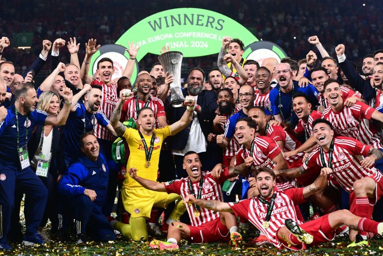Ολυμπιακός – Φιορεντίνα 1-0: Οι ερυθρόλευκοι σήκωσαν το Conference και τρέλαναν όλη την Ευρώπη