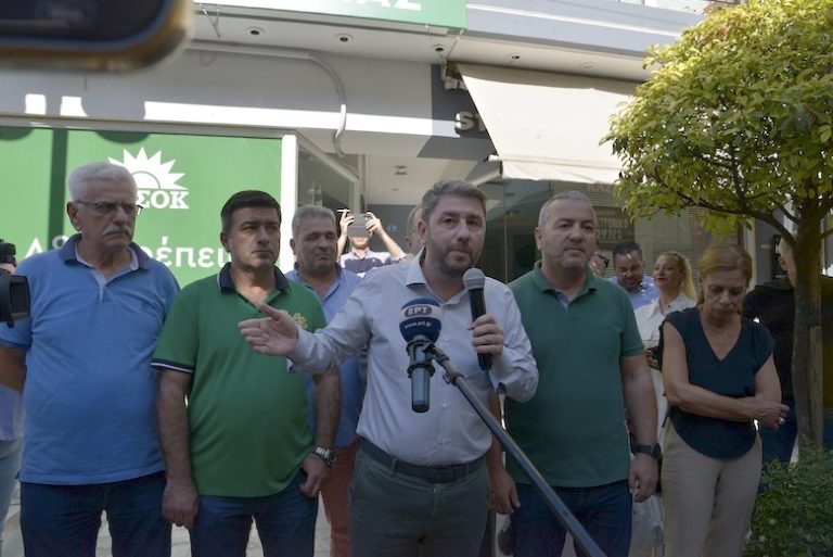 ΑΝΔΡΟΥΛΑΚΗΣ από Αίγιο: «Ζητώ την εμπιστοσύνη σας για ένα ισχυρό ΠΑΣΟΚ – Λύσεις στα θέματα της κοινωνίας δεν θα δώσει το Tik Tok»