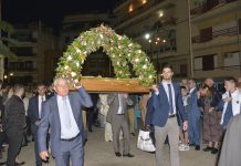 Συνάντηση Επιταφίων στην κεντρική Πλατεία του Αιγίου