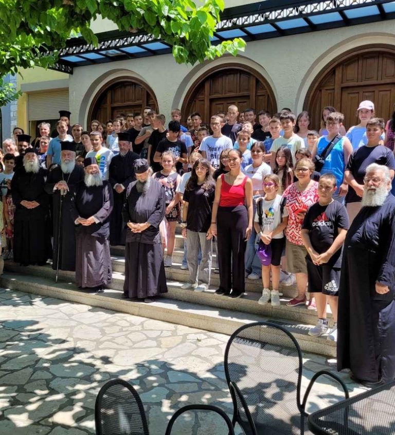 Εκδρομή των Κατηχητικών Σχολείων της Ιεράς Μητροπόλεως Καλαβρύτων και Αιγιαλείας στο Τρίκορφο Φωκίδος