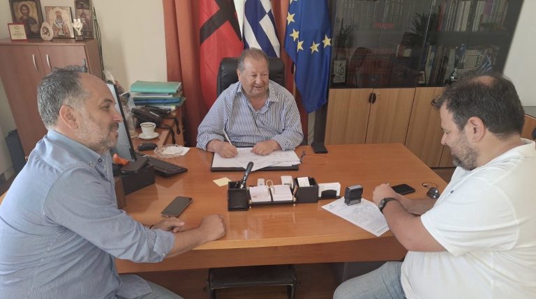Τσιμεντόστρωση της οδού από το Κοιμητήριο Πλατάνου προς περιοχή Γιαννίκα