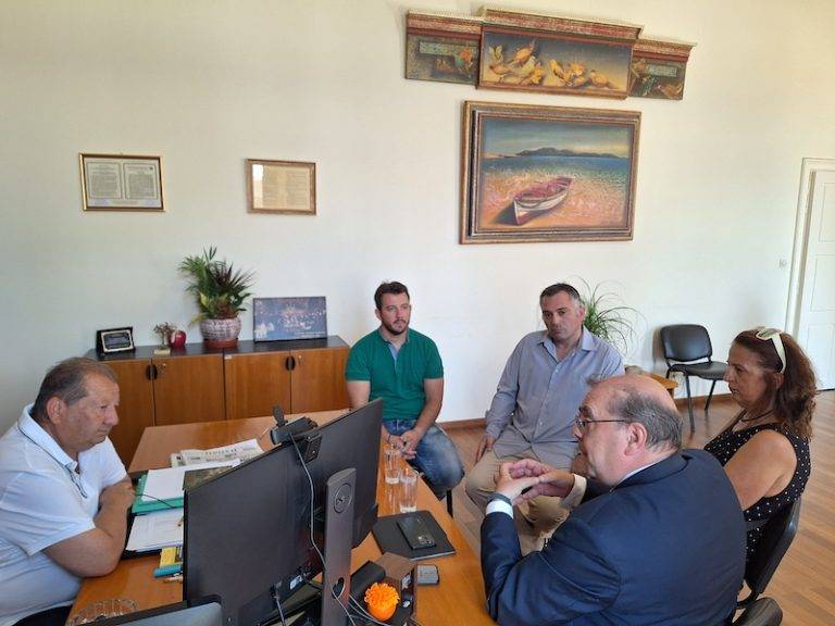 Επίσκεψη Προέδρου Ελληνικής Σκακιστικής Ομοσπονδίας στο Δημαρχείο Αιγιαλείας