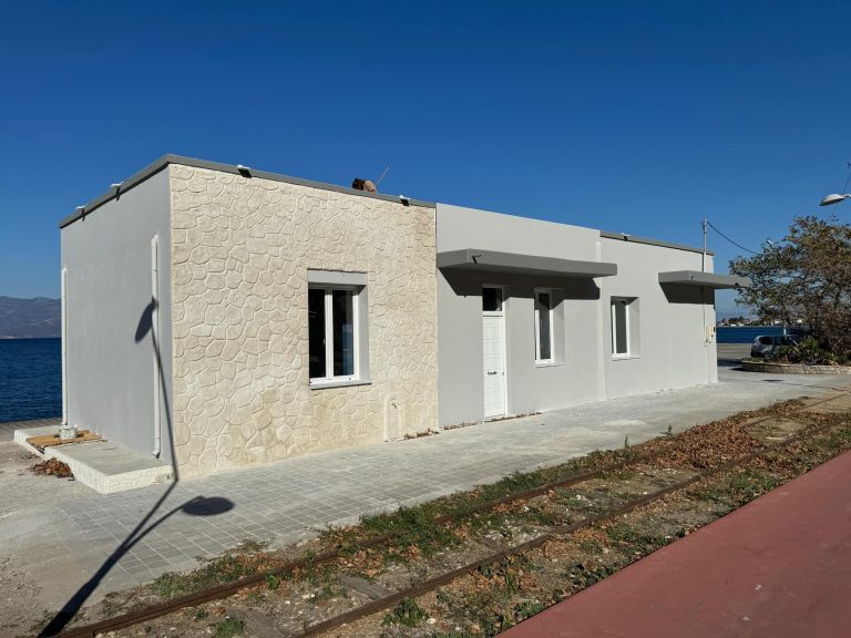 Ολοκληρώθηκαν οι εργασίες συντήρησης και ανακαίνισης του κτιρίου του Φάρου στο Παλιό Λιμάνι Αιγίου