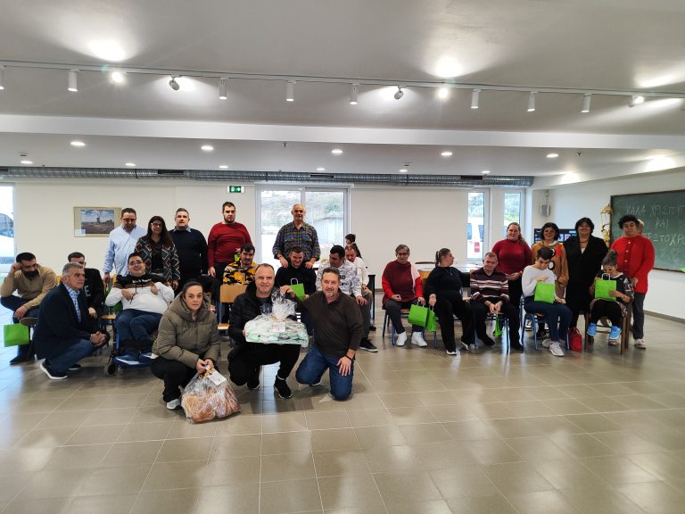 Χριστουγεννιάτικες επισκέψεις στο ΕΚΑΜΕ Αιγίου