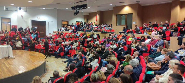 Κοπή πρωτοχρονιάτικης πίτας του Δήμου Αιγιαλείας