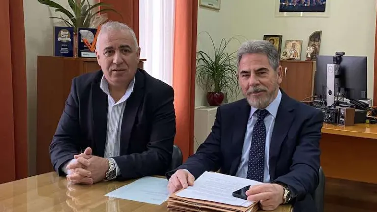 Δημοτικό Συμβούλιο Αιγιάλειας την Τρίτη 21/7 – Στο επίκεντρο το Δημοτικό Λιμενικό Ταμείο – Παραμένει στο «τιμόνι» ο Ανδρέας Οικονόμου
