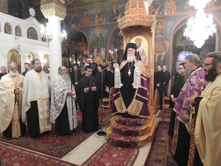 Με κατάνυξη ο Ε’ Κατανυκτικός Εσπερινός στον Ιερό Ναό Αγίου Ιωάννου Αιγίου