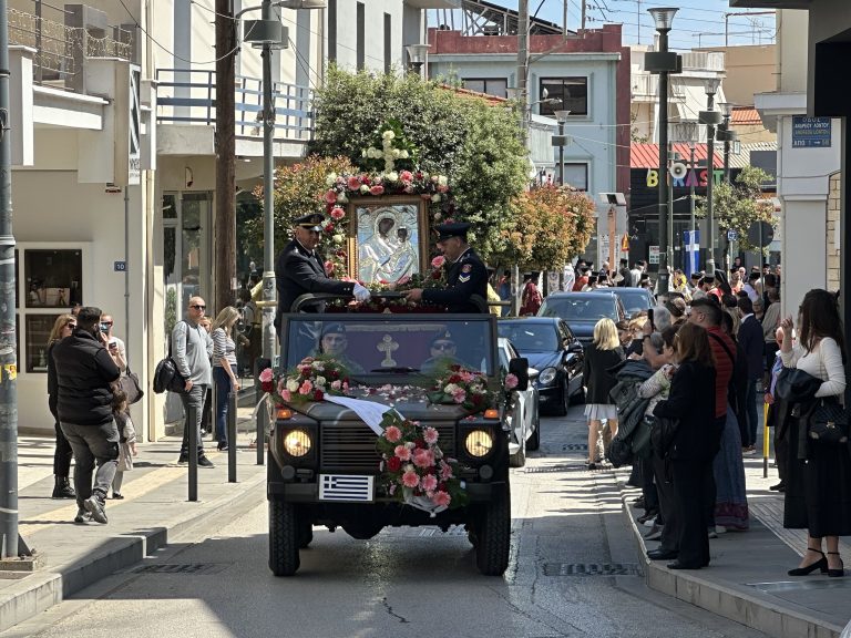 Εκατοντάδες πιστοί τίμησαν την Πολιούχο του Αιγίου “Παναγία Τρυπητή” – Λαμπρός ο εορτασμός