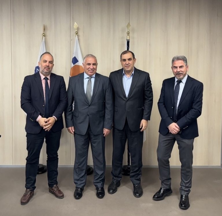 Αισιοδοξία για την αποκατάσταση του παραλιακού δρόμου Αιγείρας