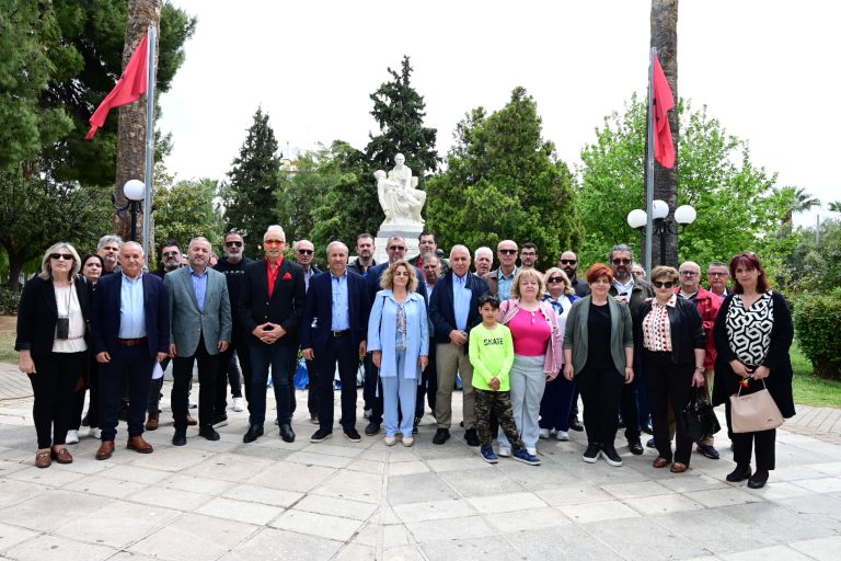 Αίγιο: Δυναμική απεργιακή συγκέντρωση Πρωτομαγιάς – Μαζικά μηνύματα ενάντια στην ακρίβεια και την εργασιακή υποβάθμιση