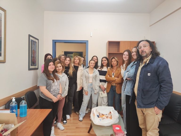 Οι μαθητές του 1ου Λυκείου Αιγίου έδωσαν ένα όμορφο μάθημα προσφοράς και αγάπης για τα αδέσποτα!