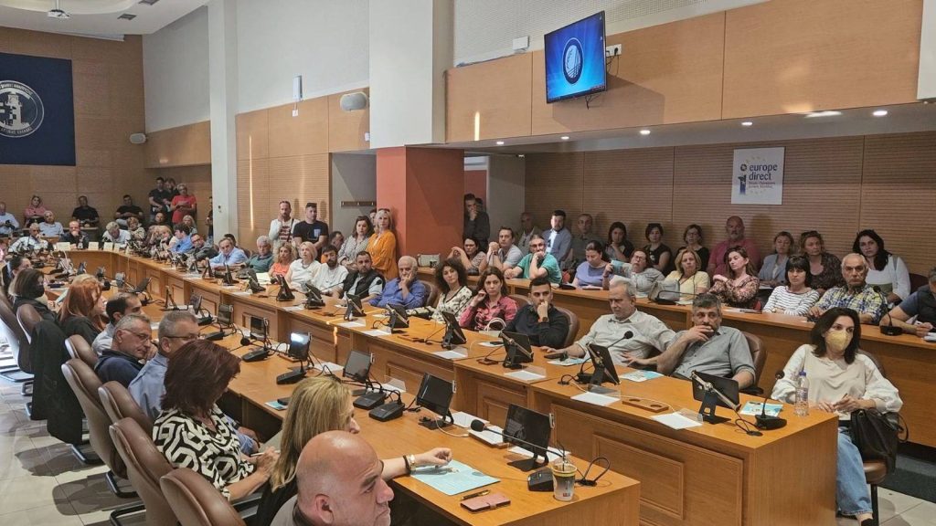 Μεταφορά μαθητών: Σύσσωμη η εκπαιδευτική κοινότητα, οδηγοί και γονείς στην εκδήλωση της Περιφέρειας