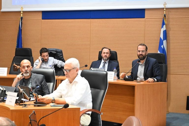 Αντιδράσεις στο Περιφερειακό Συμβούλιο για το Π.Δ. 129/2025 και τους οικισμούς κάτω των 2000 κατοίκων – Στο επίκεντρο και οι νέοι όροι δόμησης
